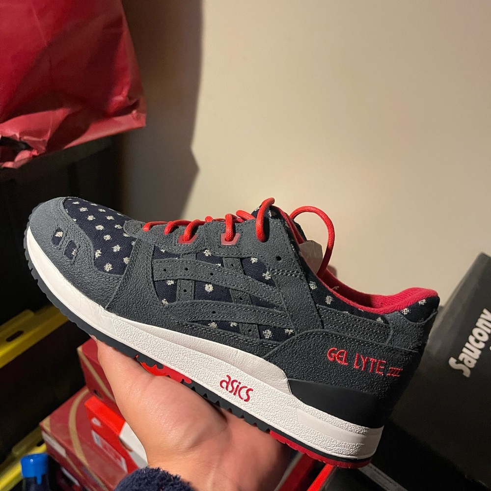 Nikes, adidas, Sacuony, ASICS size 9,9.5,10